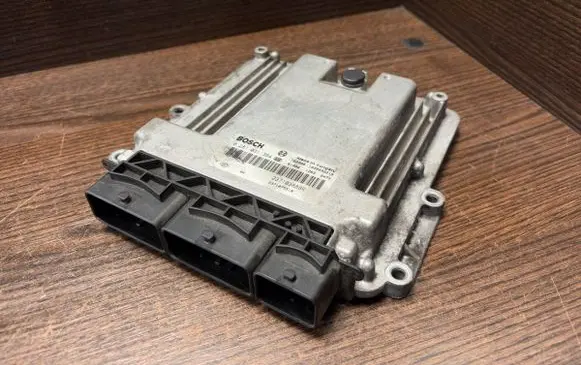 Renault Trafic III (X82) Engine control unit/module 237103888R 0281031364