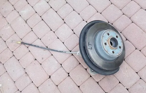 Mercedes-Benz CLS C218 X218 Rear wheel hub spindle/knuckle 31TYS