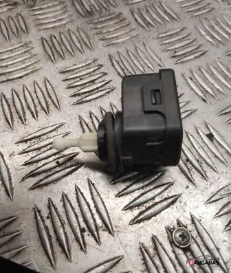 Volkswagen PASSAT B5.5 Headlight level adjustment motor 1J0941295C