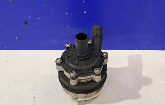 Polestar 2 Electric auxiliary coolant/water pump 32339380 P32339380