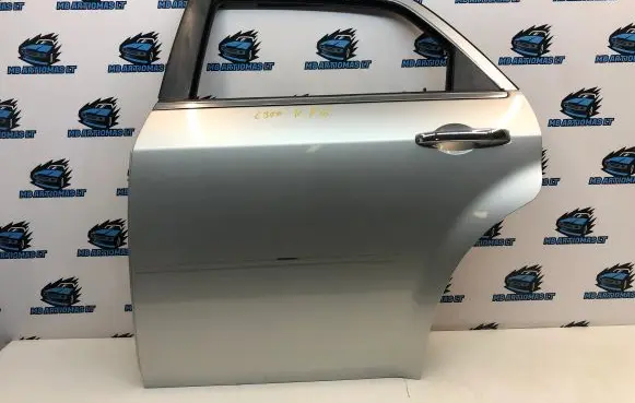 Chrysler 300 - 300C Rear door