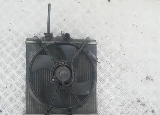 Honda Civic Radiator cooling fan shroud