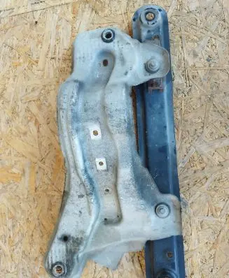 Ford Kuga I Other engine bay part 3M51R10684BC