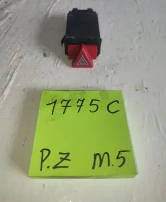 Volkswagen Golf IV Hazard light switch 37783
