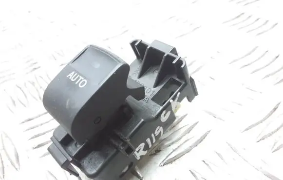 Toyota Prius+ (ZVW40) Electric window control switch 8724K20
