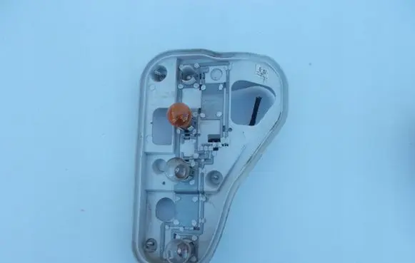 Opel Astra H Tail light bulb cover holder 417042R