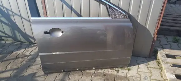Volvo XC70 Front door