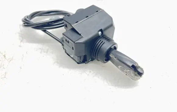 Mercedes-Benz CLK A208 C208 Ignition lock 2105450208