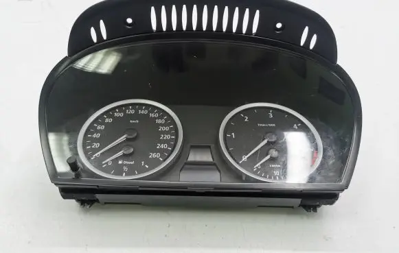 BMW 5 E60 E61 Speedometer (instrument cluster) 6945633 110080213