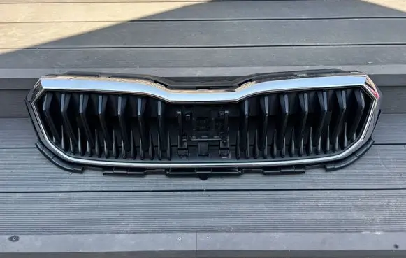 Skoda Scala Front grill 657853653B