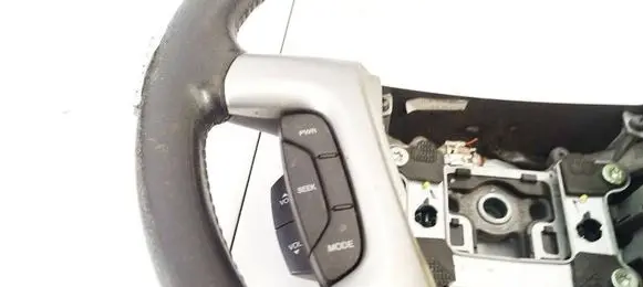 Chevrolet Captiva Steering wheel buttons/switches 