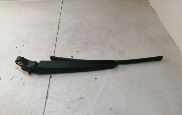 Hyundai i30 Rear wiper blade arm 08393