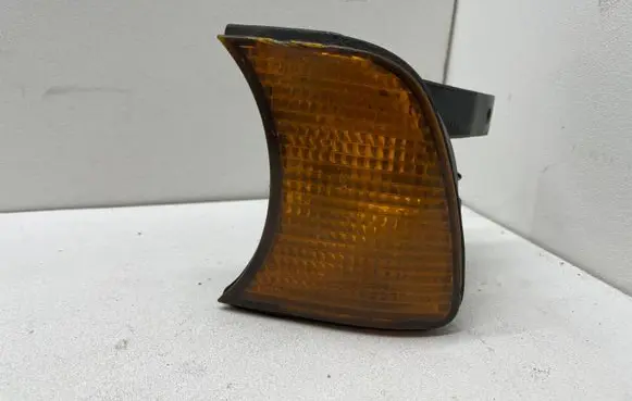BMW 5 E34 Front indicator light 1384033