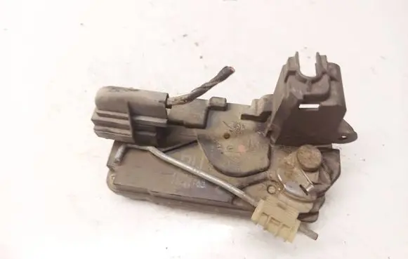 Opel Astra H Rear door lock 13210749
