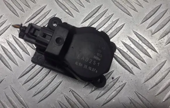 Ford Mondeo MK IV A/C air flow flap actuator/motor 3M5H-19E616-AB