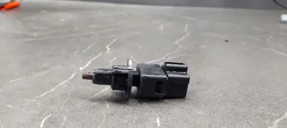 Mitsubishi Space Wagon Clutch pedal sensor 243-0U87