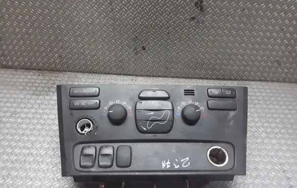 Volvo S60 Climate control unit 8691876
