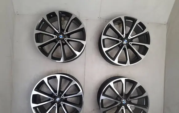 BMW X7 G07 R20 alloy rim 6880688