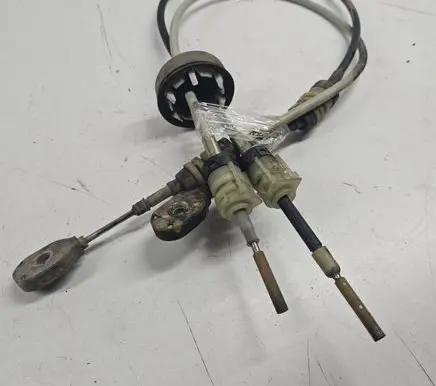 Opel Astra G Gear shift cable linkage 90578381