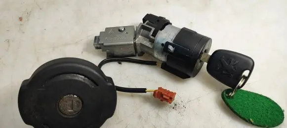 Peugeot 308 Ignition lock 36410600