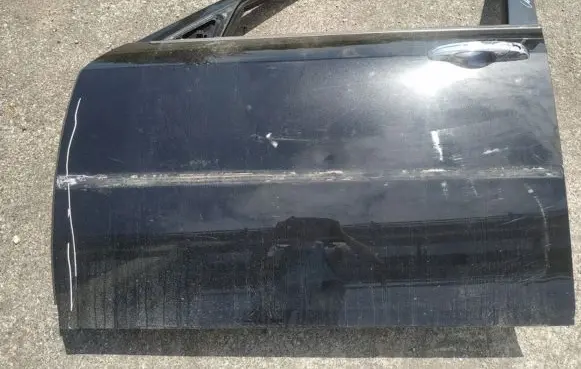 Chrysler 300 - 300C Front door juodos