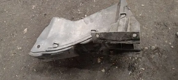 BMW X5 E53 Brake cooling air channel/duct 51717121616