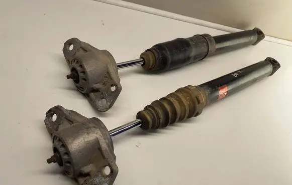 Volkswagen Touran I Rear shock absorber/damper 1T0513029R