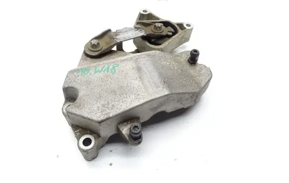 Engine mounting bracket