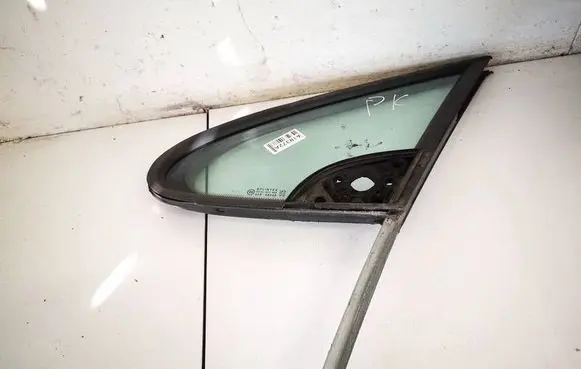 Peugeot 307 Front door vent window glass four-door 9651825080