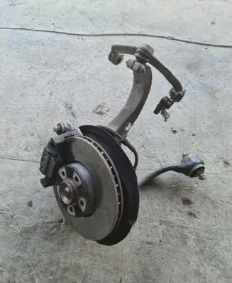 BMW X5 F15 Front wheel hub spindle knuckle 6869870 6867646