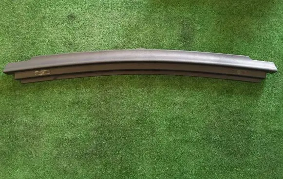 Volkswagen Golf Plus Tailgate trim 5M0864749