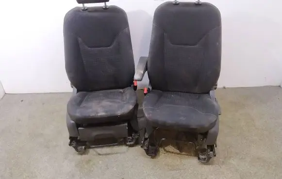 Ford Transit Courier Seat set 