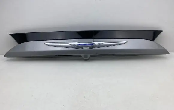Chrysler Pacifica Tailgate trim 5RL88JSCAG 41004XV3