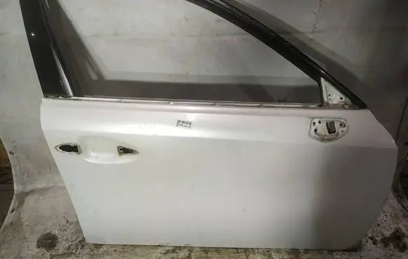 Lexus IS 220D-250-350 Front door baltos