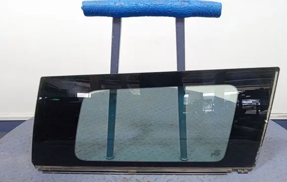 Mini One - Cooper Clubman R55 Rear side window