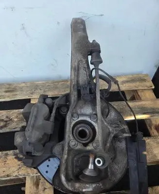 Mercedes-Benz ML W166 Front wheel hub 16609