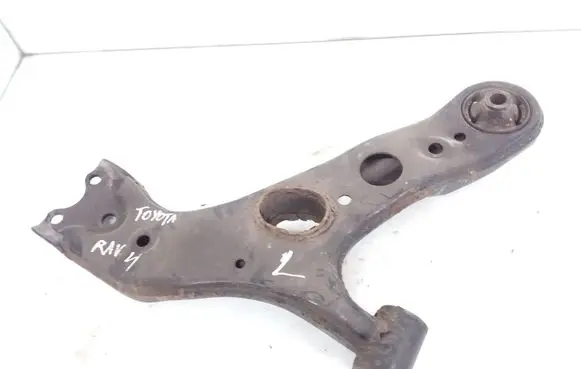 Toyota RAV 4 (XA40) Front lower control arm/wishbone