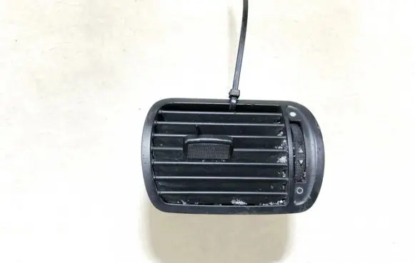 Audi A3 S3 8L Dash center air vent grill 8l0820901