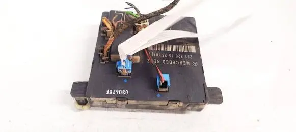 Mercedes-Benz E W211 Door control unit/module 2118201526