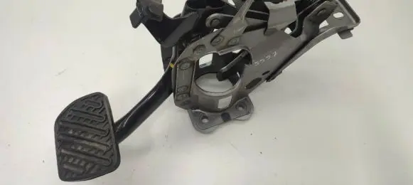 Infiniti Q50 Accelerator throttle pedal