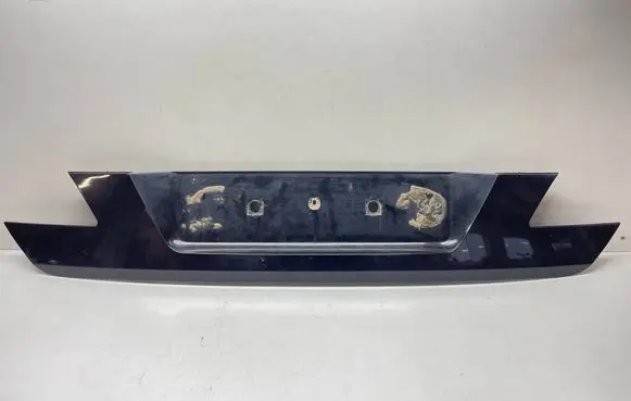 BMW 7 E65 E66 Tailgate trim 7133637 51137133637