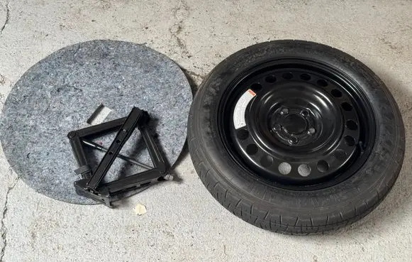Ford Explorer VI R18 spare wheel 