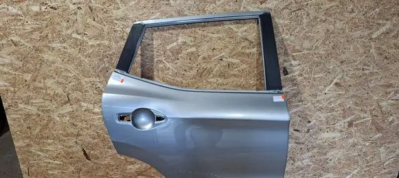 Nissan Qashqai Rear door B006219