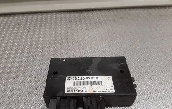 Skoda Octavia Mk2 (1Z) Tow bar trailer control unit/module 8P0907383