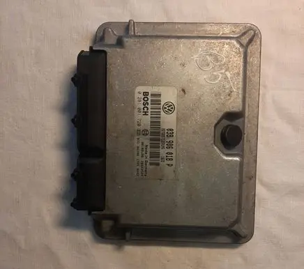 Volkswagen PASSAT B5 Engine control unit/module 038906018P 28SA3504 0281001720
