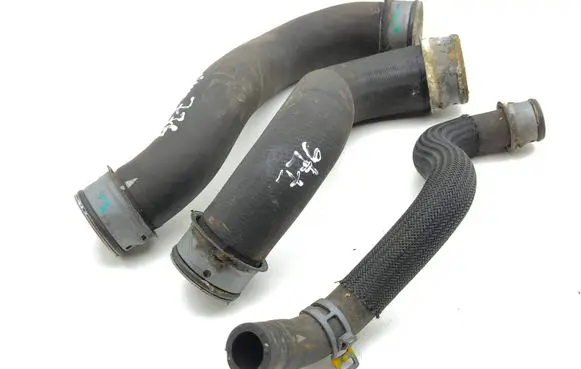 Infiniti Q50 Engine coolant pipe/hose