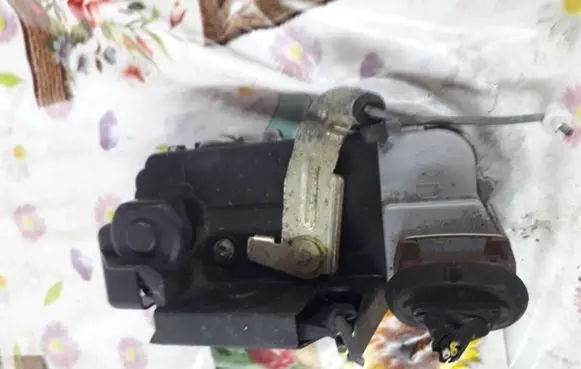 Peugeot 406 Rear door lock