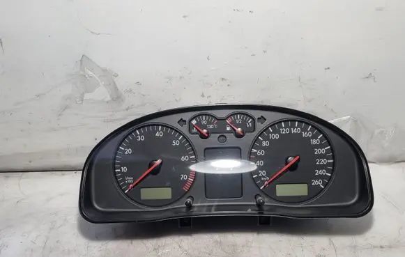 Volkswagen PASSAT B5 Speedometer (instrument cluster) 3B0919881F