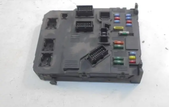 Citroen Berlingo Fuse box set 9653667780