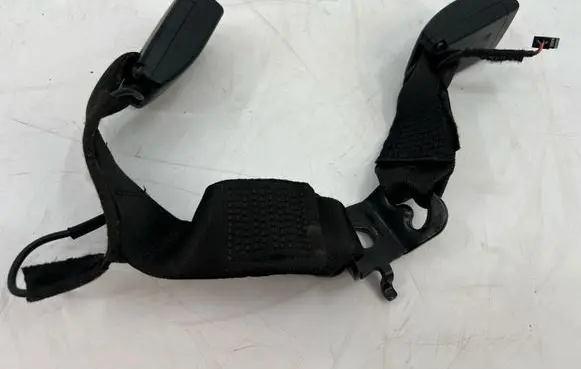 BMW 1 F20 F21 Rear seatbelt buckle 621589100B